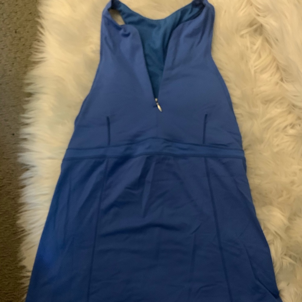 Lululemon top with built in bra size 6